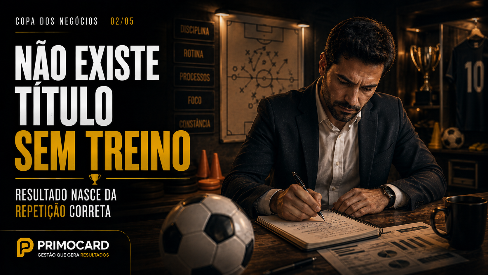 Empresario planejando estrategias enquanto analisa rotinas e processos inspirados em treinamento esportivo.