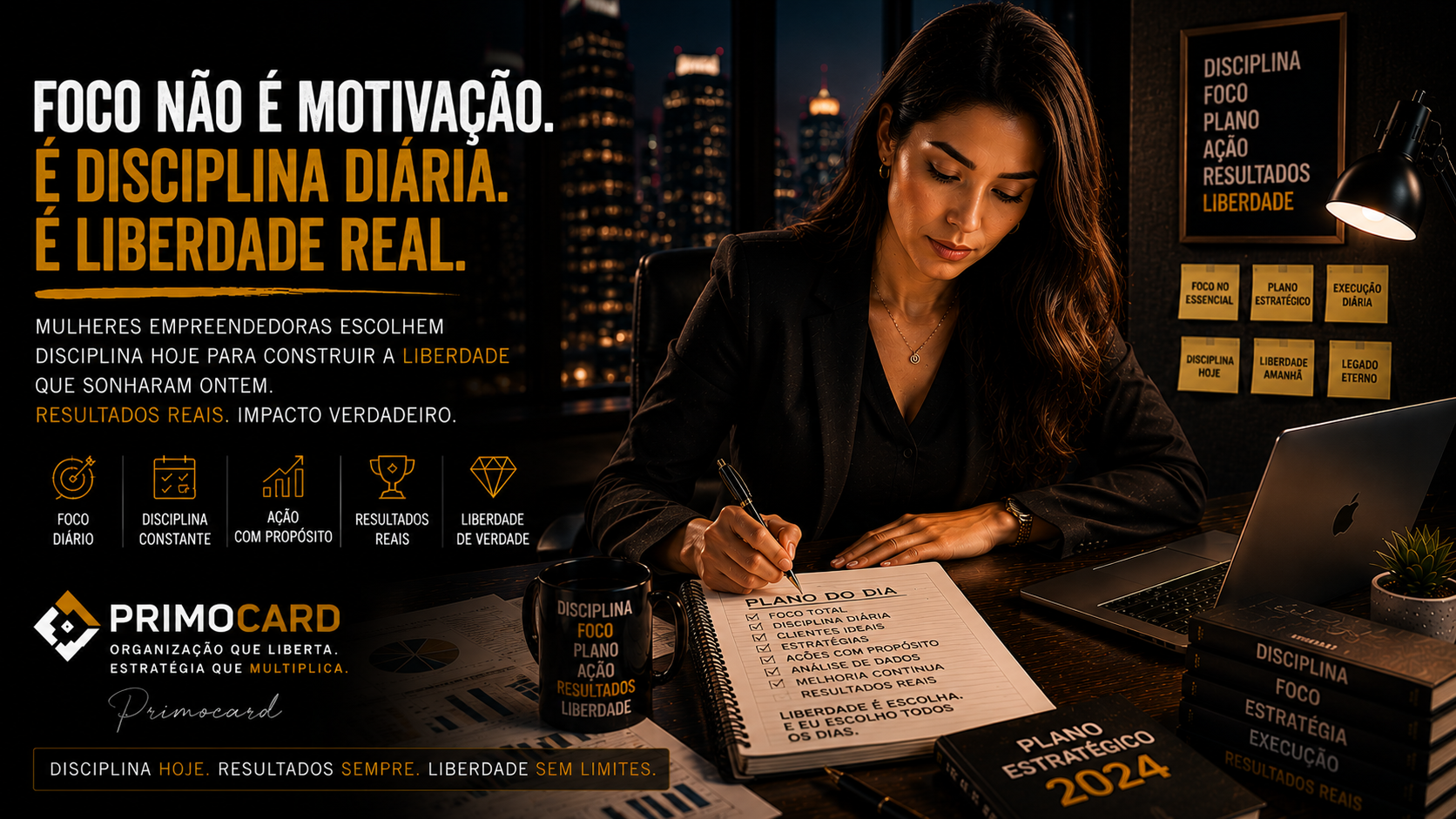 Empreendedora organizando tarefas e planejando metas em escritorio.