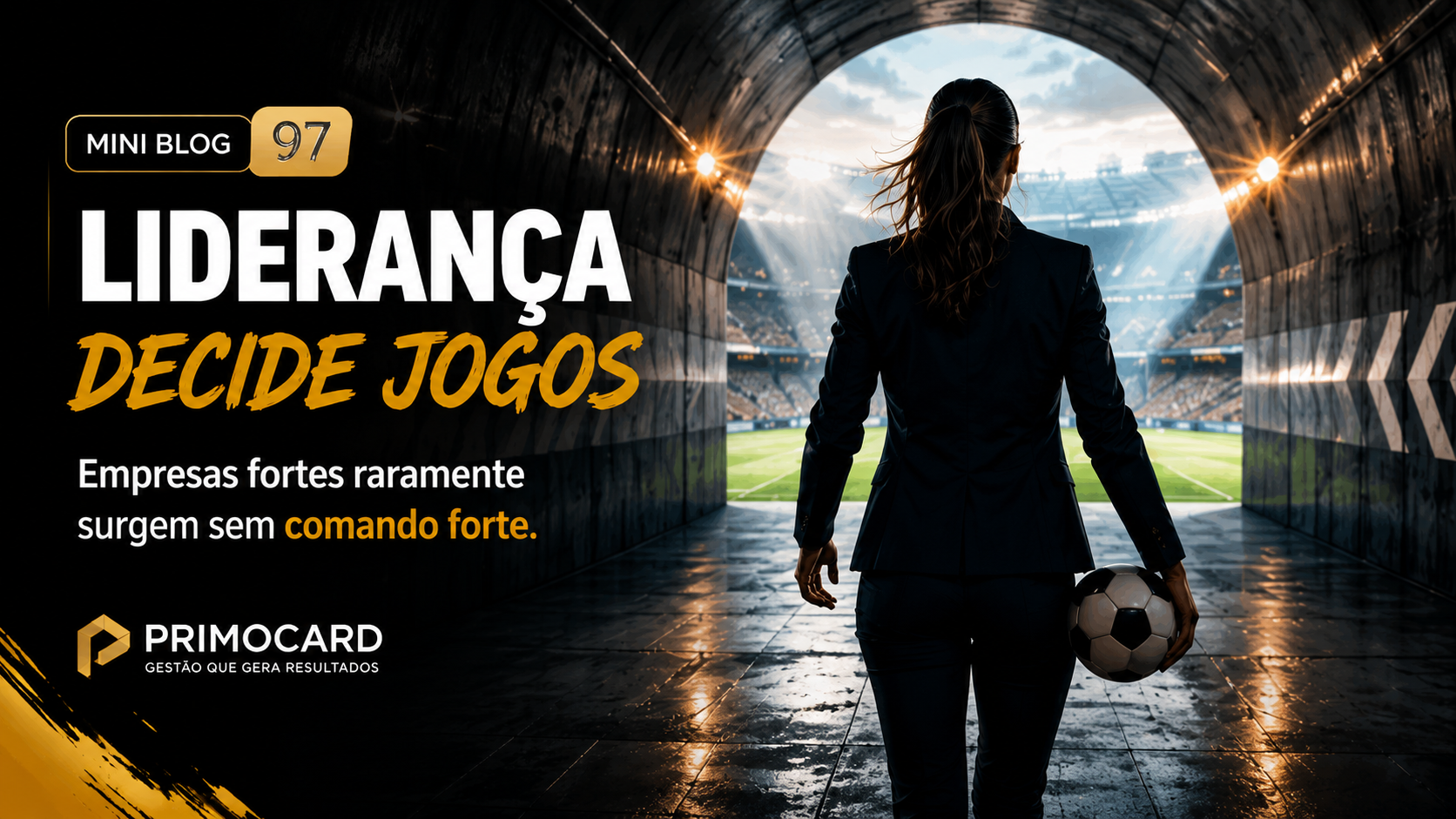 Mulher empresaria caminhando pelo tunel de acesso ao estadio rumo ao campo.