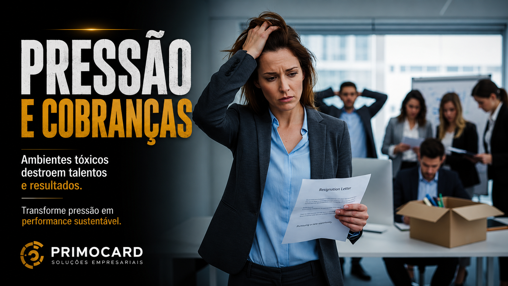 Profissional estressada em ambiente corporativo enfrentando pressao excessiva e cobrancas.
