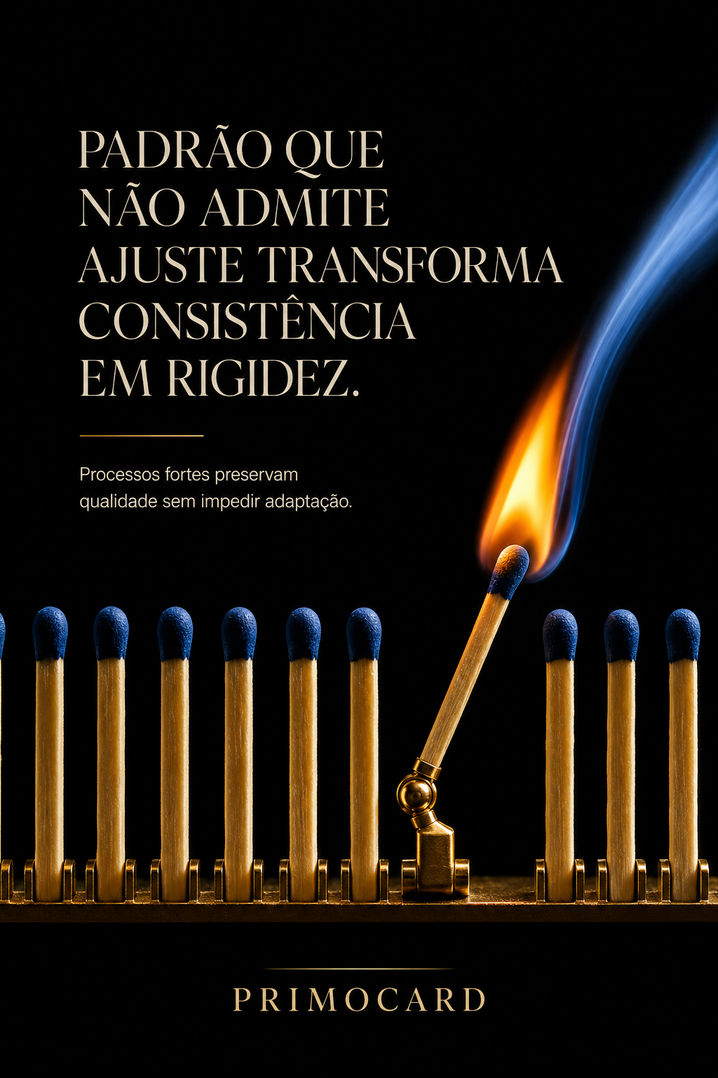 Fileira de fósforos alinhados com um fósforo articulado e aceso representando adaptação dentro de um padrão.